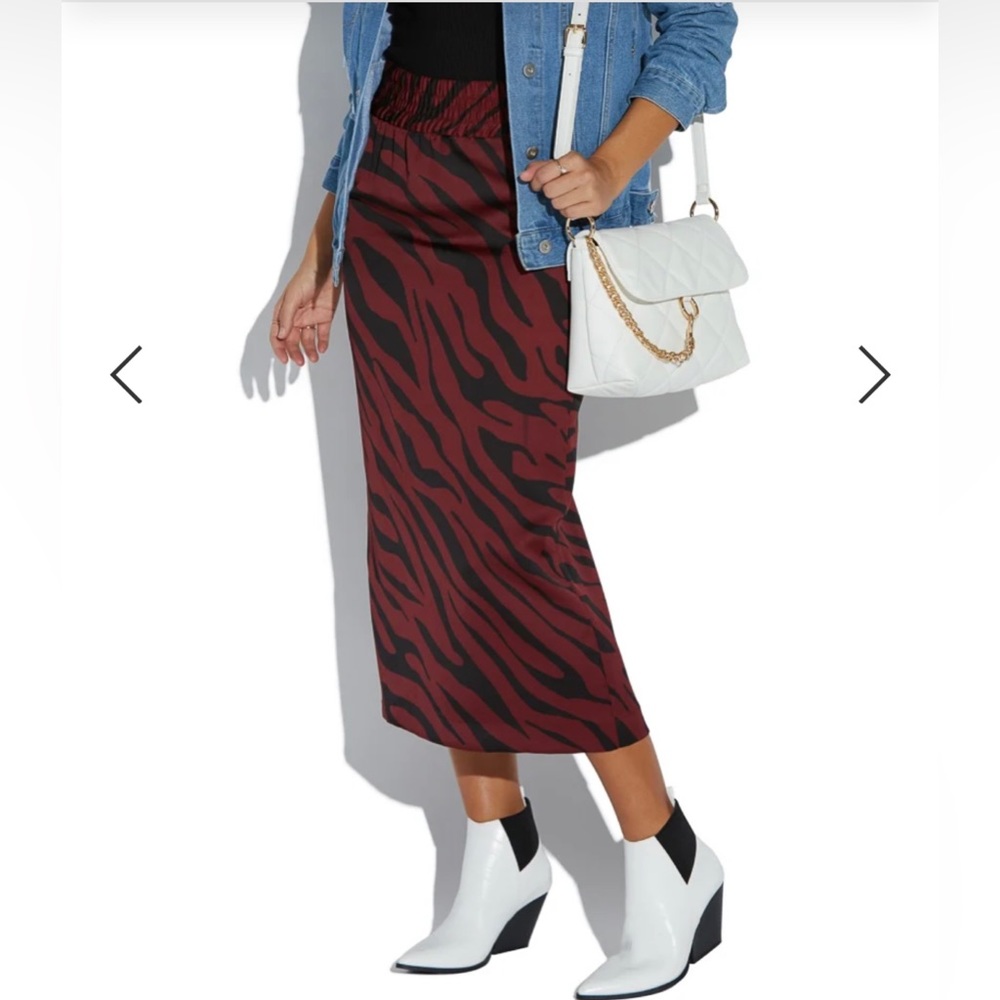 ShoeDazzle - Niko Croc Embossed Block Heel Ankle Bootie - Picture 8 of 12